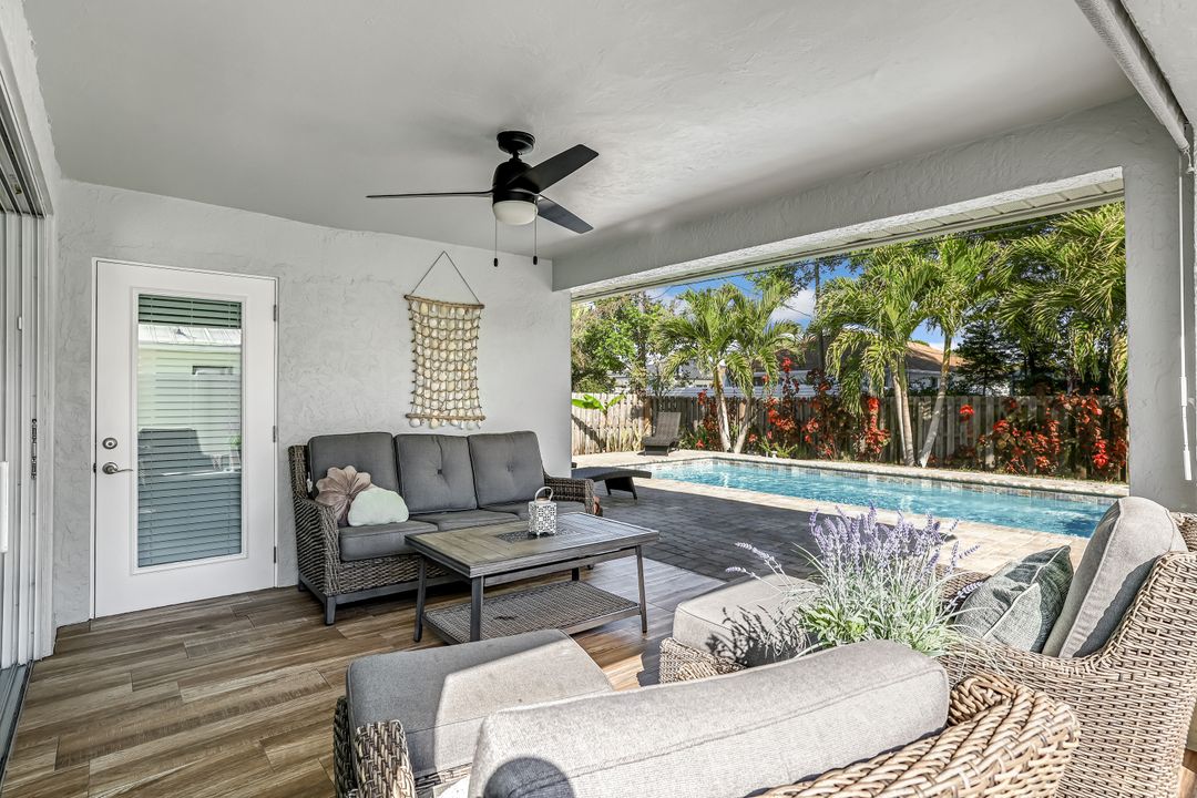 737 91st Ave N, Naples, FL 34108