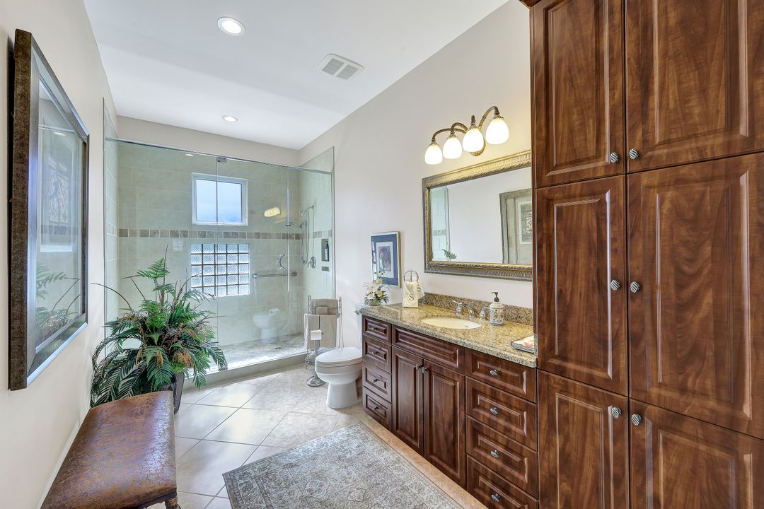 540 Harbour Dr, Naples, FL 34103