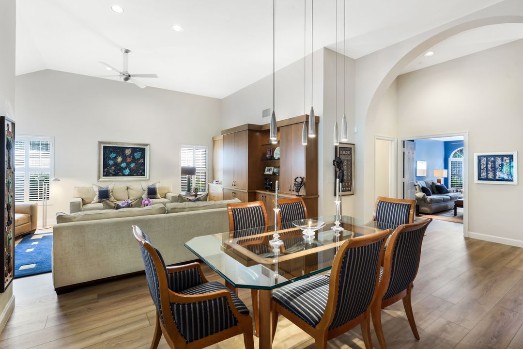 353 Carlton Pl, Naples, FL 34108