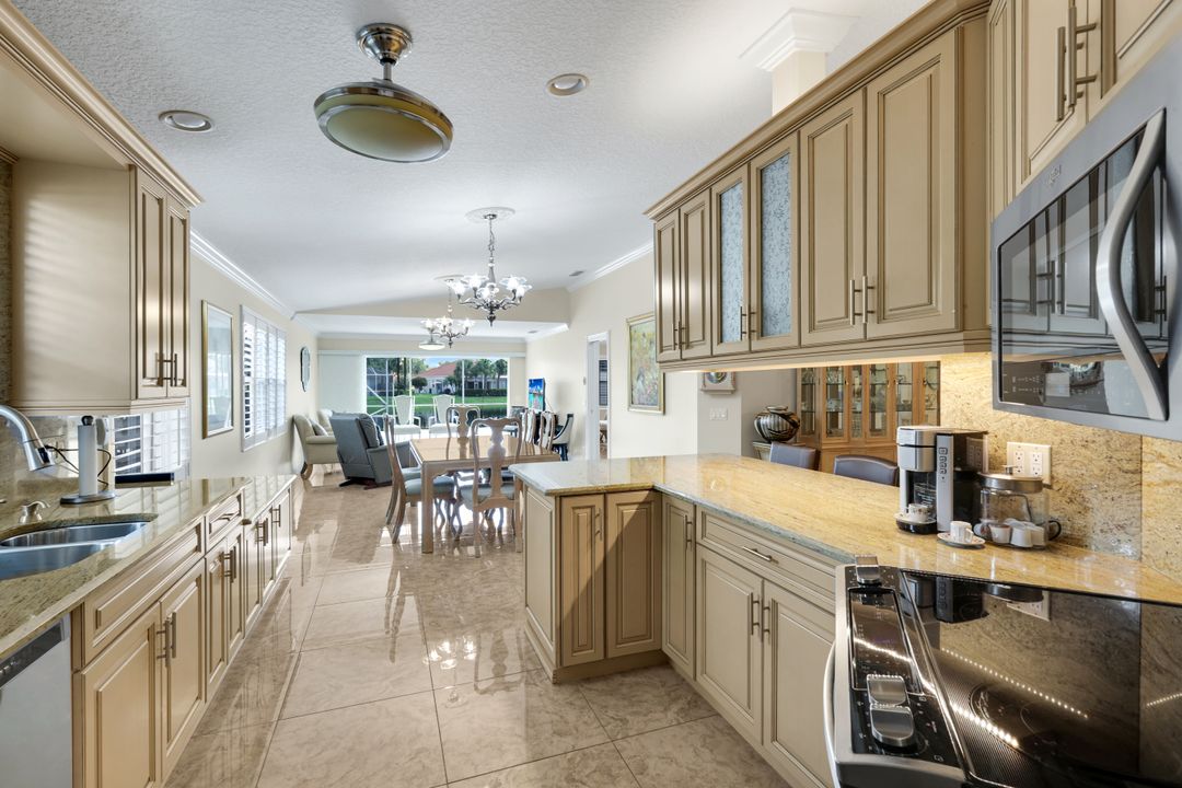5808 Drummond Way, Naples, FL 34119