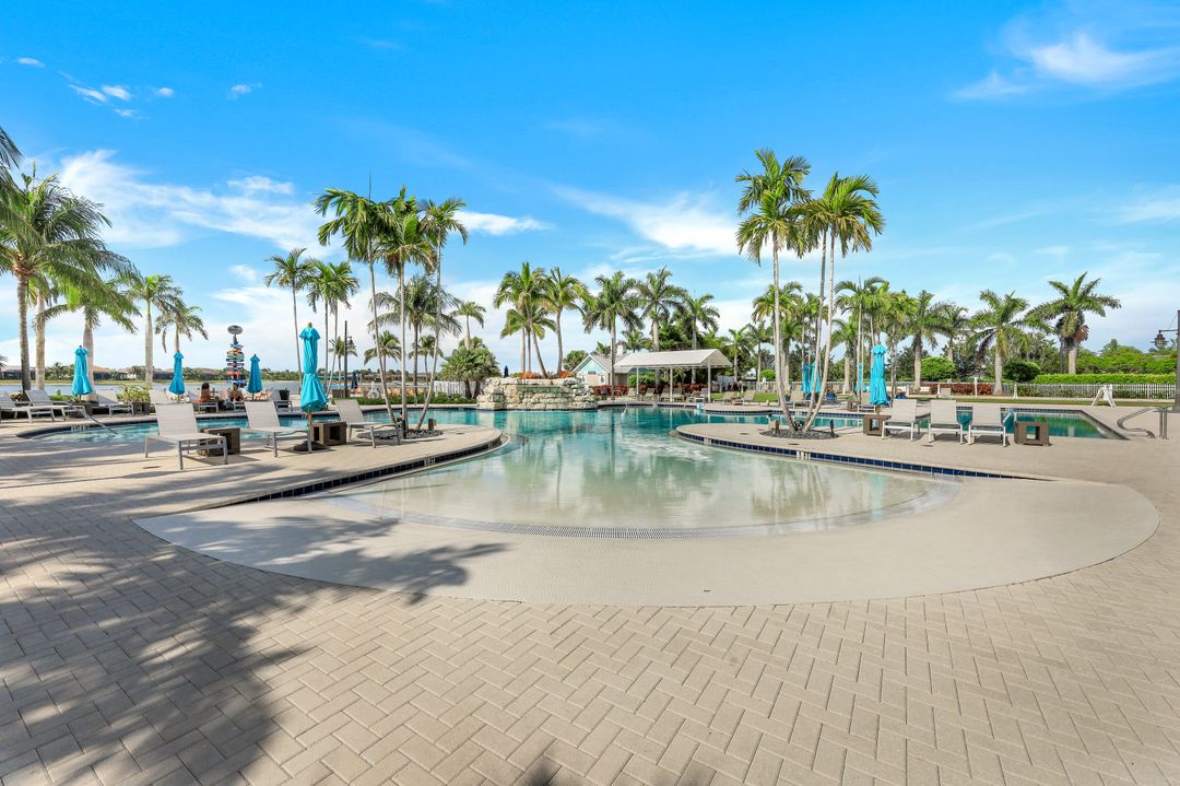 14448 Neptune Ave, Naples, FL 34114