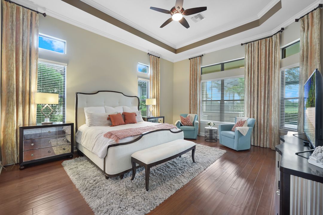 8678 Amour Ct, Naples, FL 34119