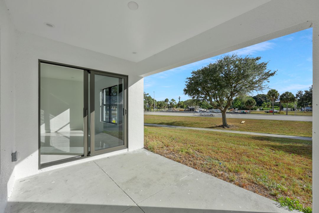 125 Holland St, North Fort Myers, FL 33917