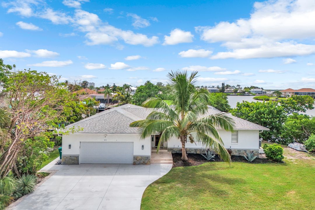 401 Capri Blvd, Naples, FL 34113