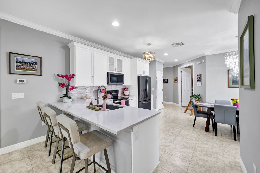 13466 Kent St, Naples, FL 34109