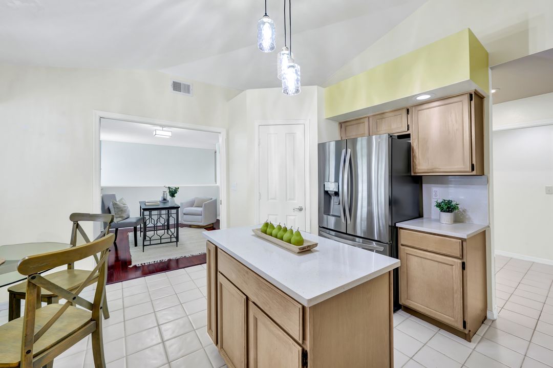 2811 Aintree Ln  #E204, Naples, FL 34112