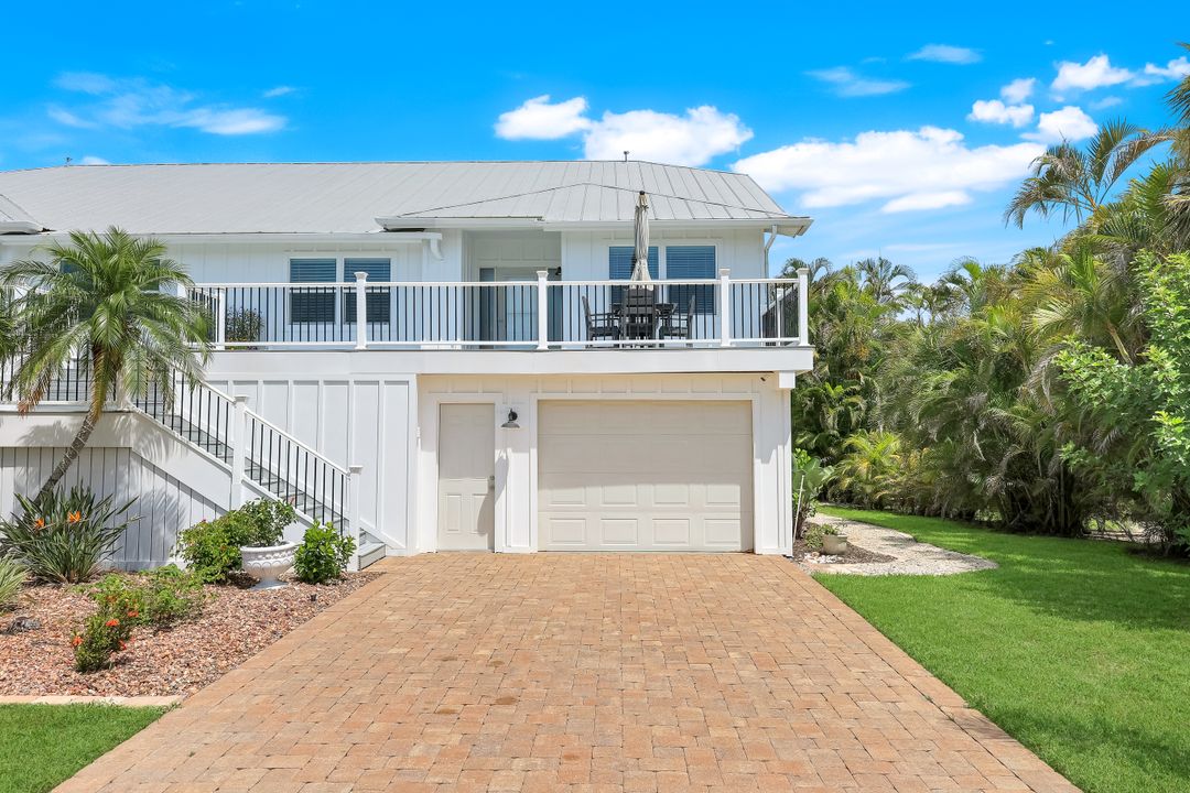 21580 Indian Bayou Dr, Fort Myers Beach, FL 33931