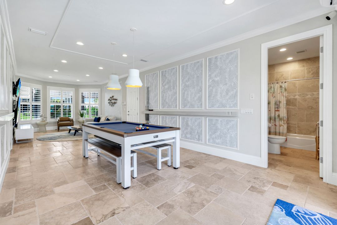 273 Egret Ave, Naples, FL 34108