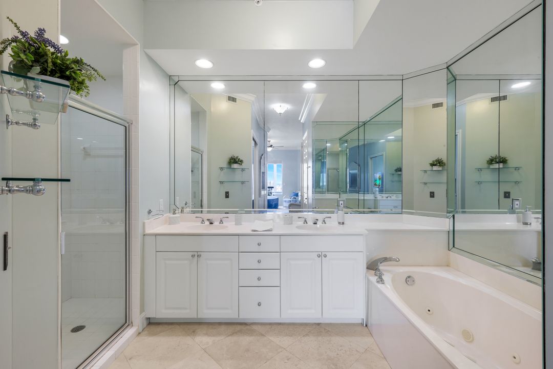 400 Flagship Dr #1206, Naples, FL 34108