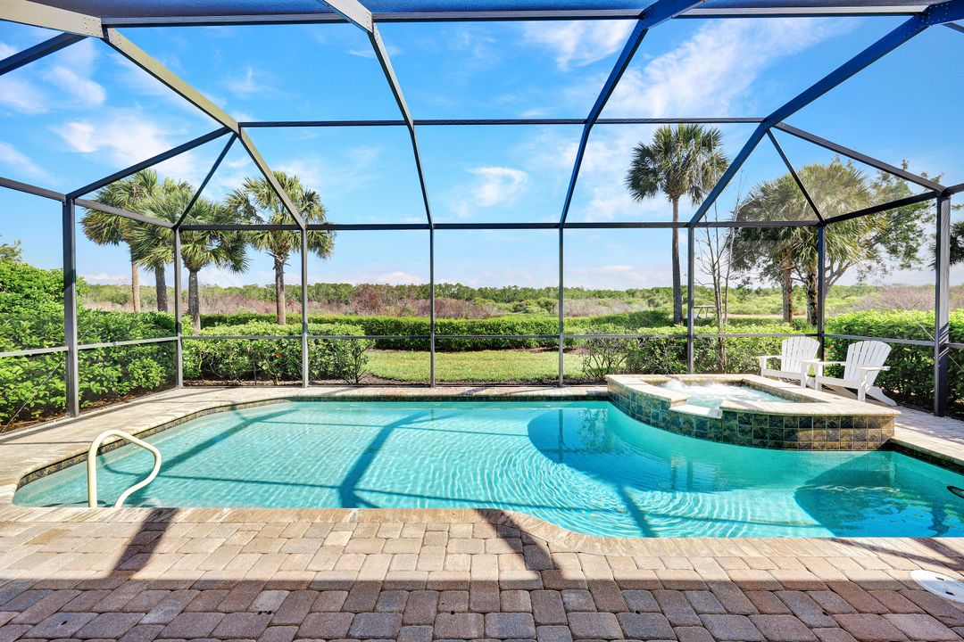 9311 Fieldstone Ln, Naples, FL 34120