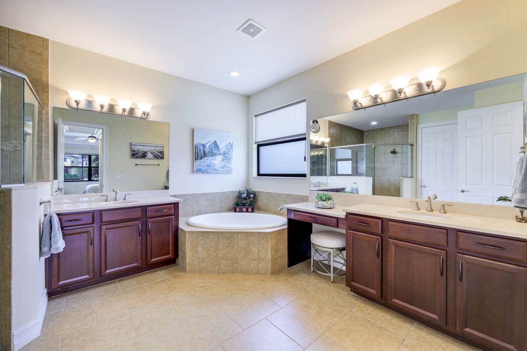 1585 Mockingbird Dr, Naples, FL 34120