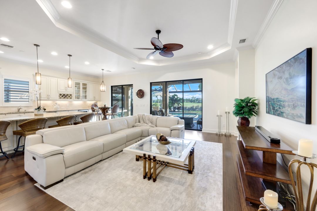 9368 Terresina Dr, Naples, FL 34119