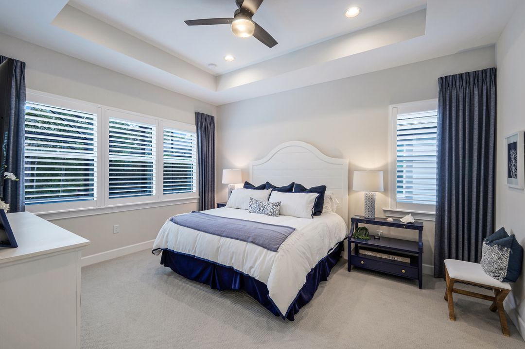 6323 Antigua Way, Naples, FL 34112