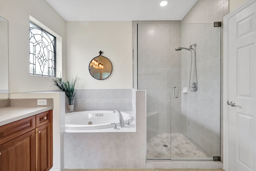 9359 Trieste Dr, Fort Myers, FL 33913