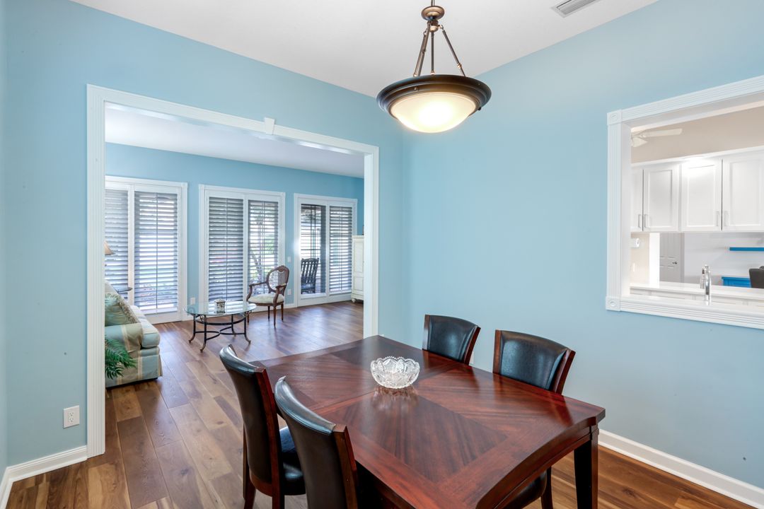 4322 Queen Elizabeth Way, Naples, FL 34119