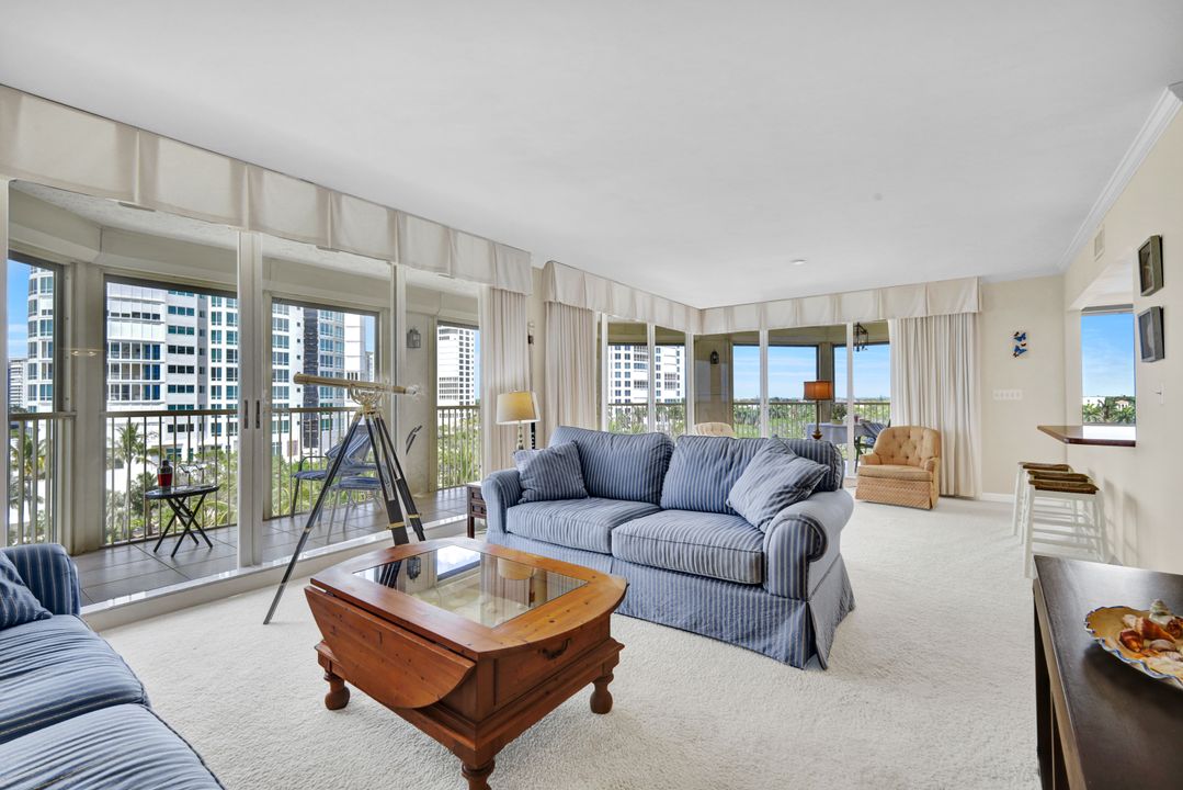 4051 Gulf Shore Blvd N #700, Naples, FL 34103