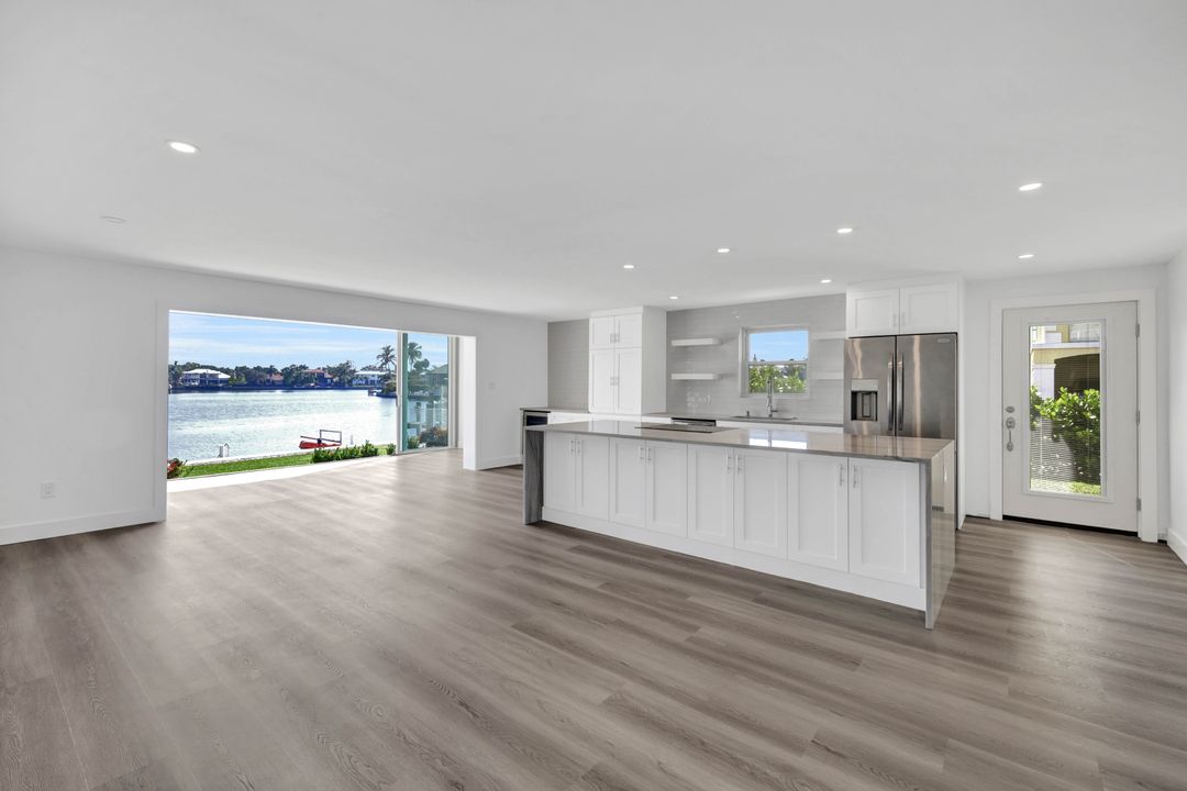 1910 Gulf Shore Blvd N, Naples, FL 34102