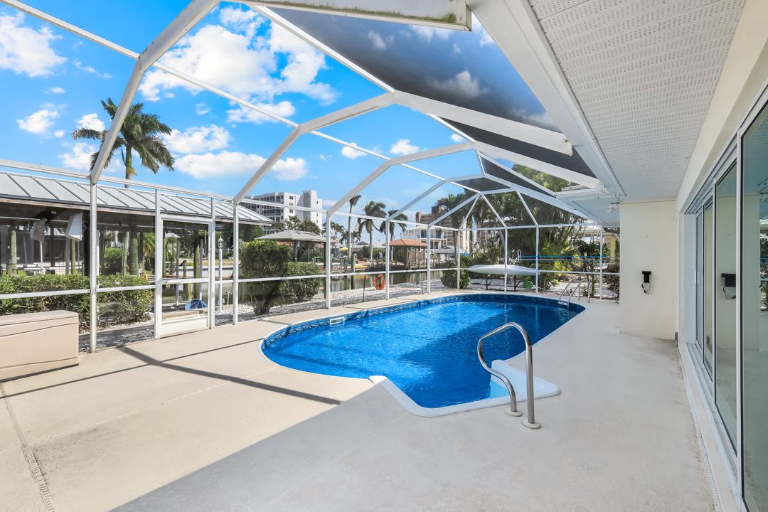 8552 Lagoon Rd, Fort Myers Beach, FL 33931