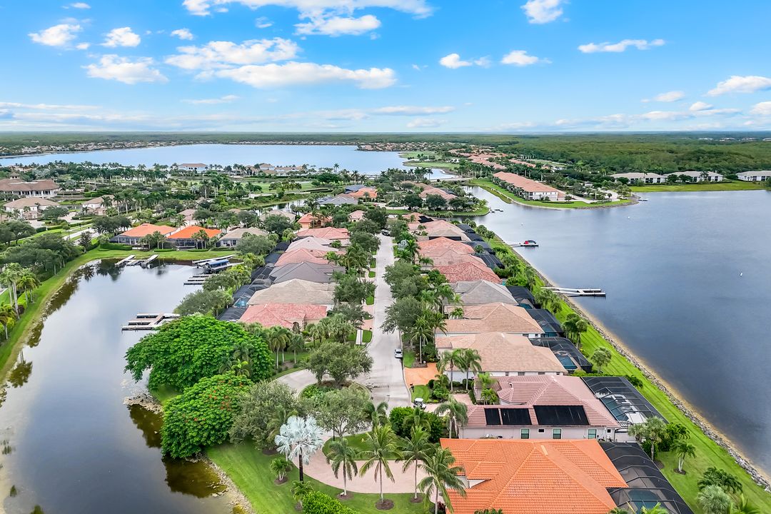 8776 Hideaway Harbor Ct, Naples, FL 34120
