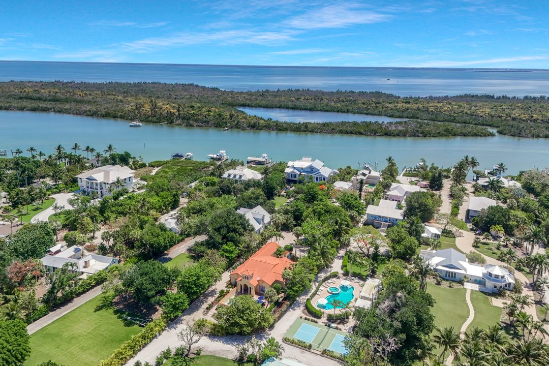 16167 Captiva Dr, Captiva, FL 33924