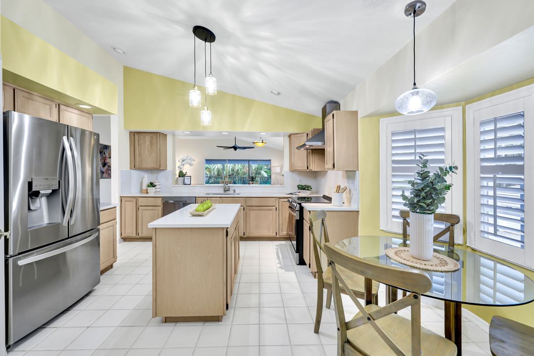 2811 Aintree Ln  #E204, Naples, FL 34112