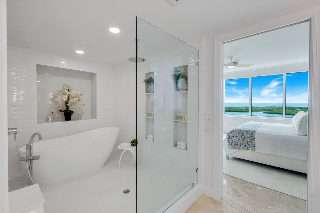 275 Indies Way #1503, Naples, FL 34110