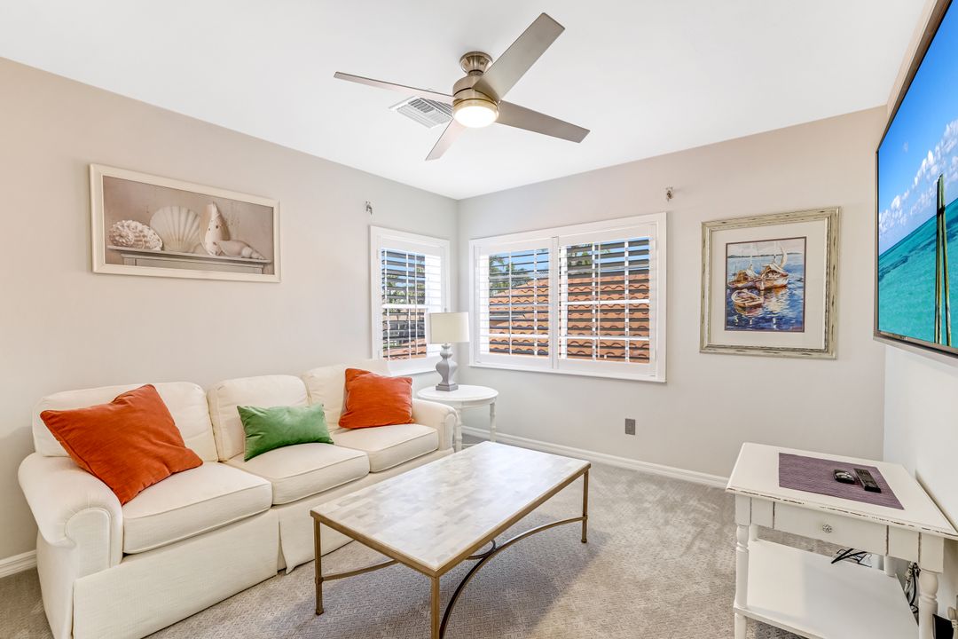 8828 Ventura Way, Naples, FL 34109