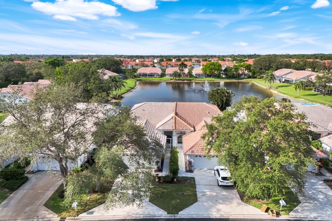 2266 Stacil Cir, Naples, FL 34109