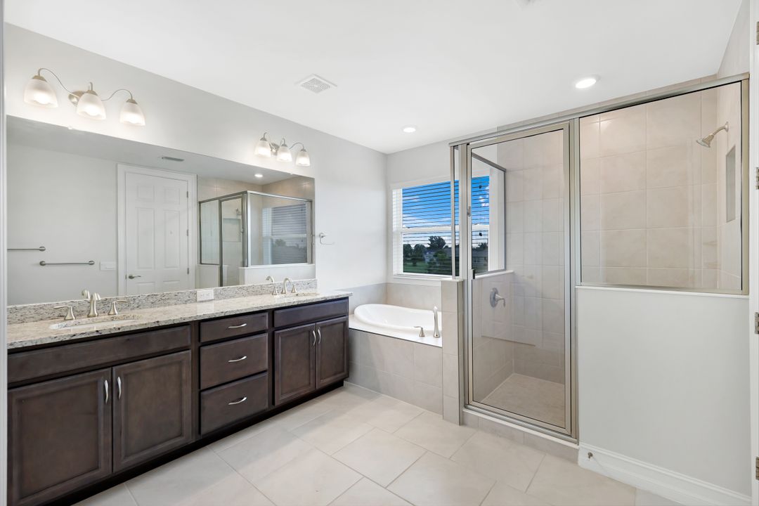 421 Coral Reef Pl, Cape Coral, FL 33993