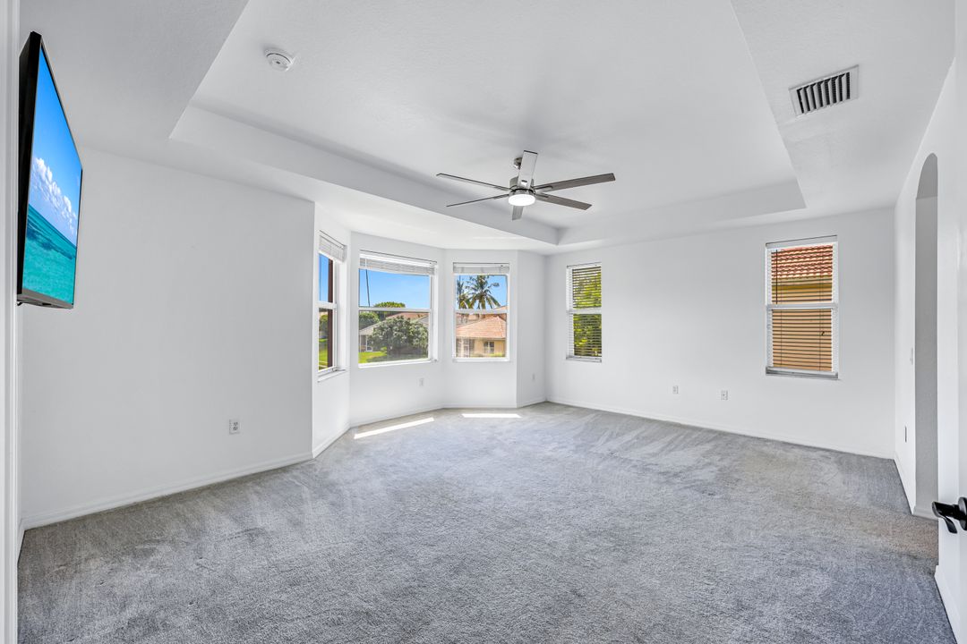 9820 Springlake Cir, Estero, FL 33928