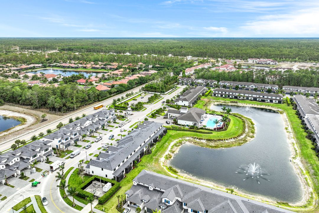 7473 Rockefeller Dr, Naples, FL 34119