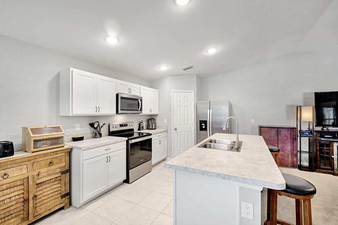 1119 NE 39th St, Cape Coral, FL 33909