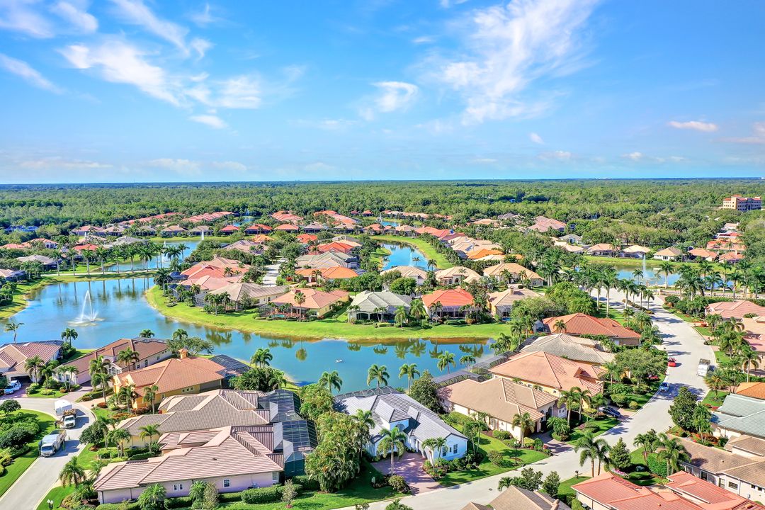 5746 Hammock Isles Dr, Naples, FL 34119