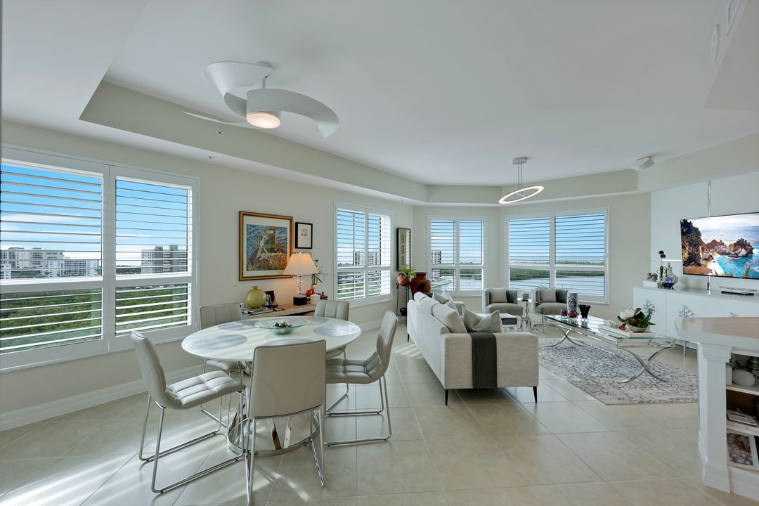 295 Grande Way #801, Naples, FL 34110