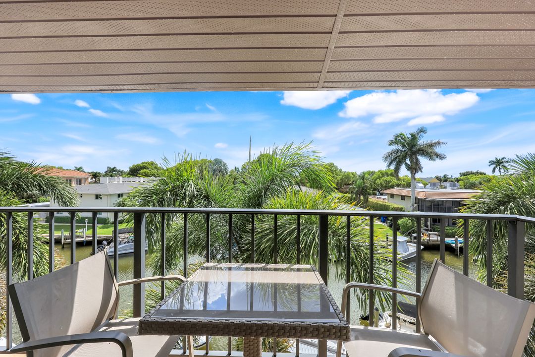 1400 Blue Point Ave #202, Naples, FL 34102