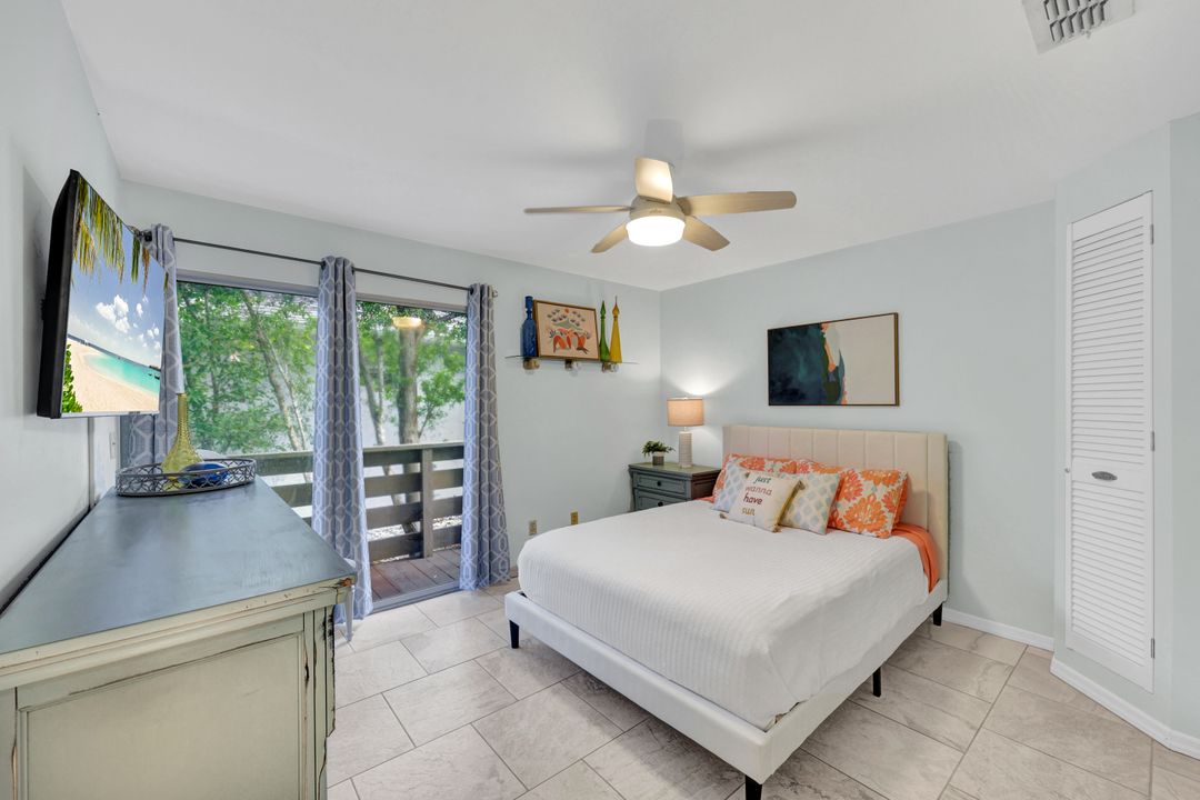 531 91st Ave N, Naples, FL 34108