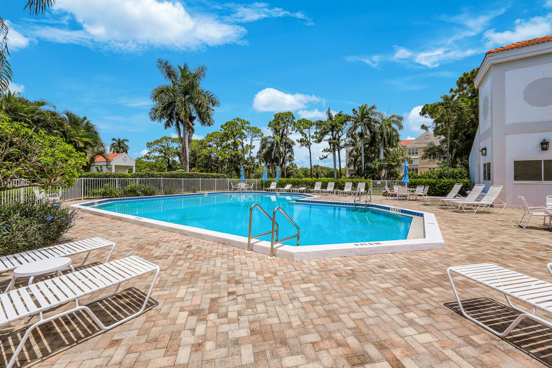 4700 Yacht Harbor Dr #611, Naples, FL 34112