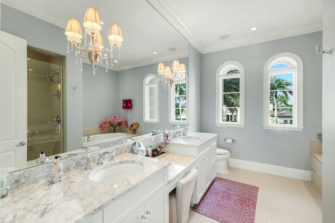 2885 Escada Ct, Naples, FL 34109