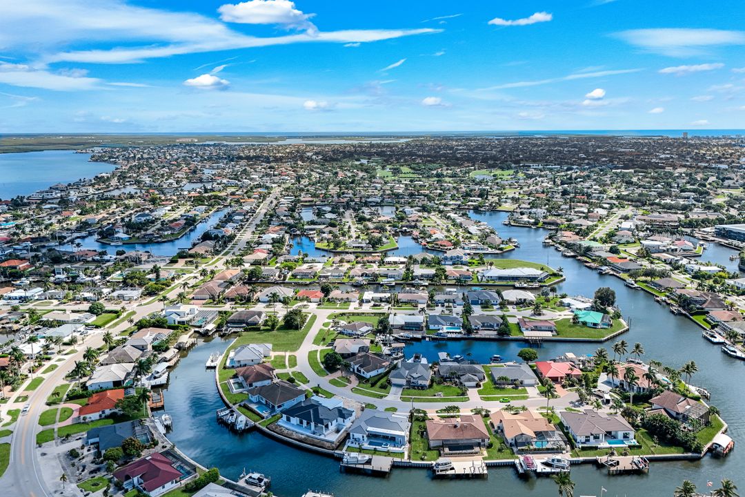 919 Juniper Ct, Marco Island, FL 34145