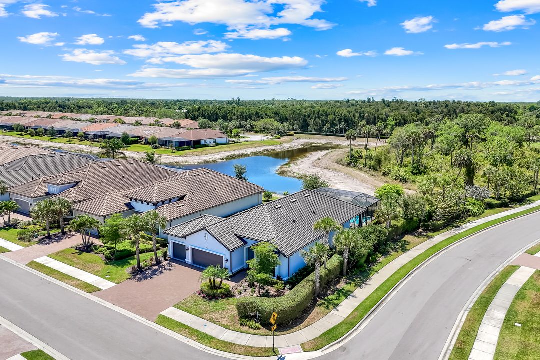 8396 Promoso Ct, Naples, FL 34114