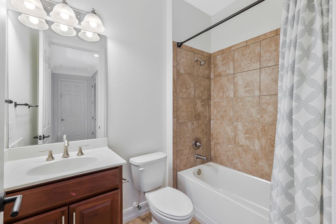 16188 Aberdeen Ave, Naples, FL 34110