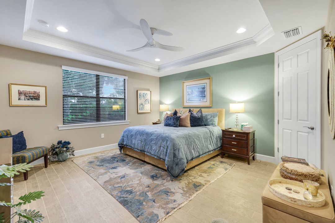 16345 Camden Lakes Cir, Naples, FL 34110
