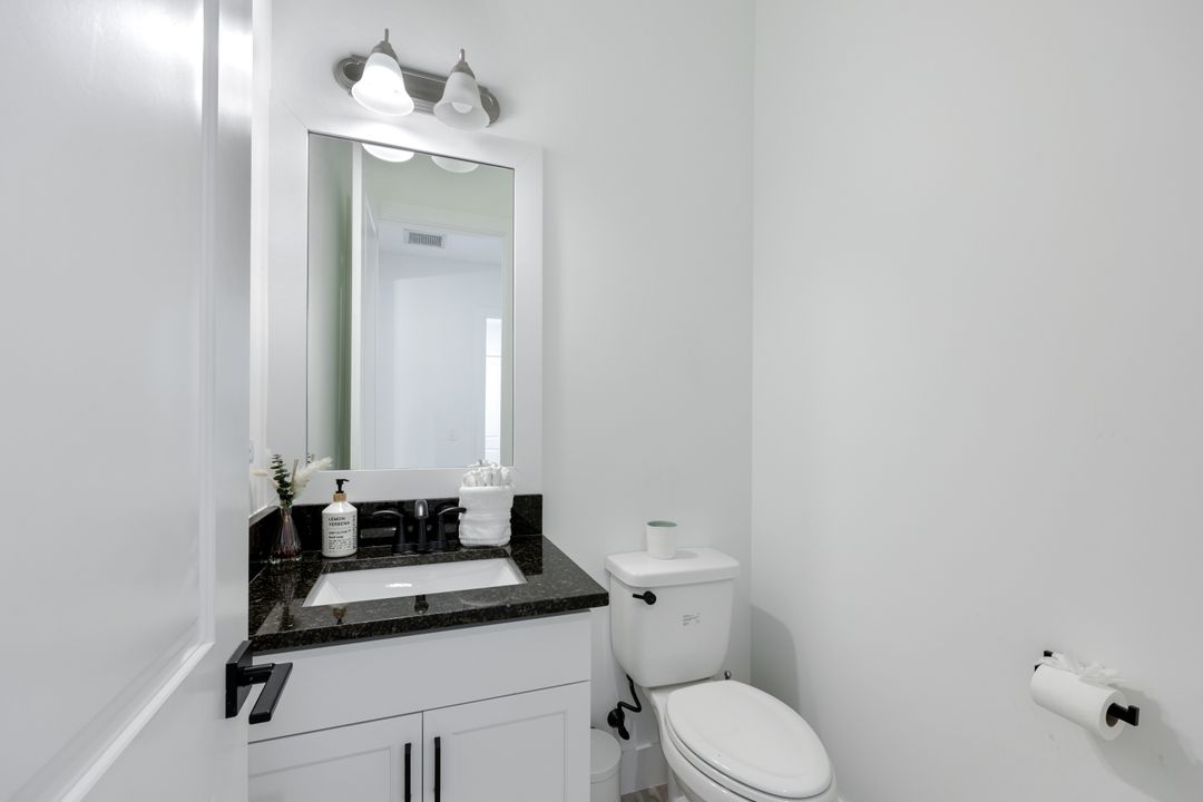 3697 Sapphire Cv Cir, Naples, FL 34114