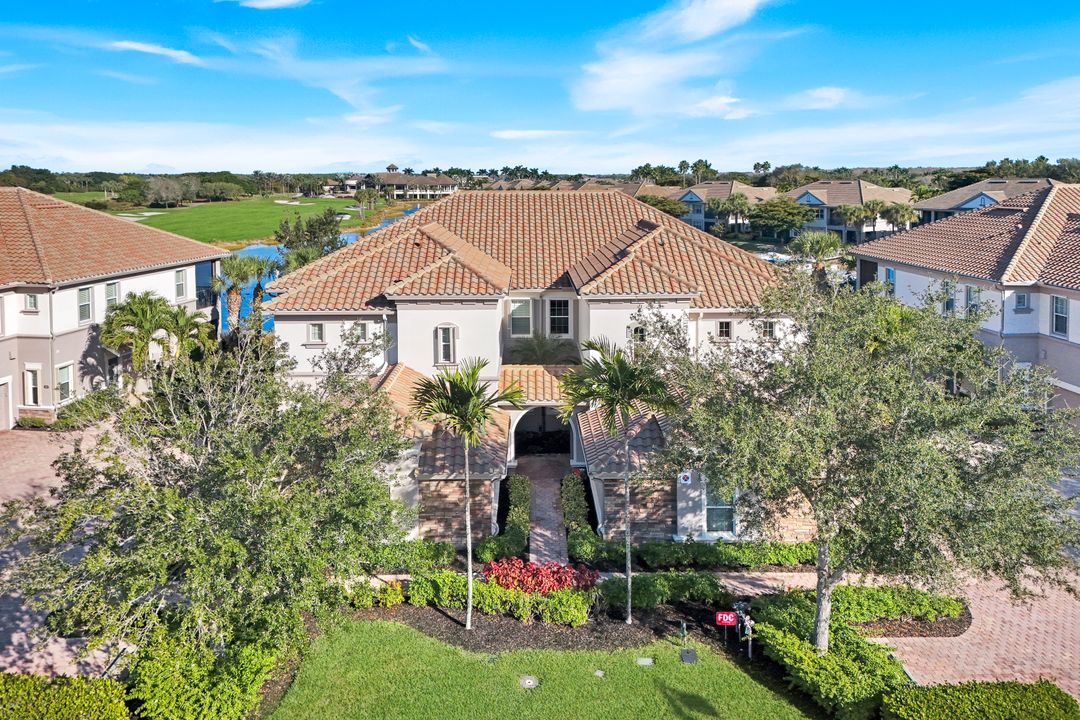 8783 Coastline Ct #202, Naples, FL 34120