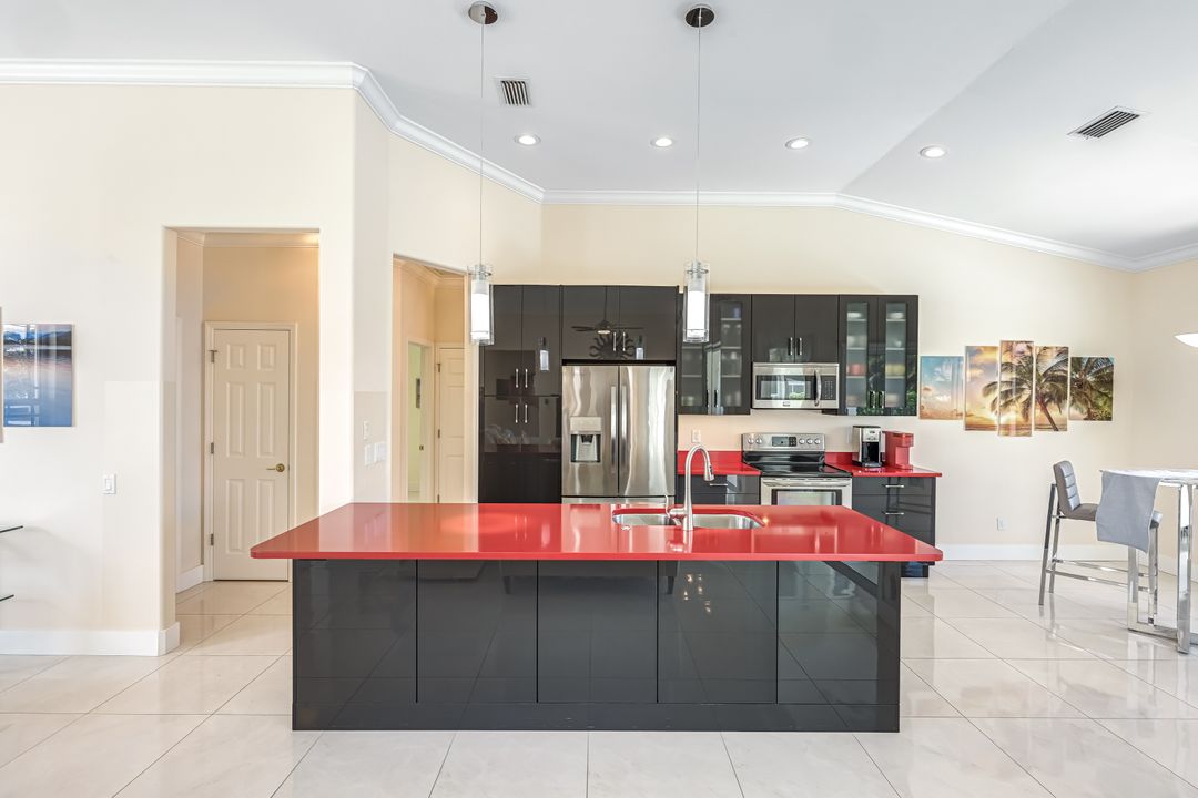 2714 SW 39th Terrace, Cape Coral, FL 33914