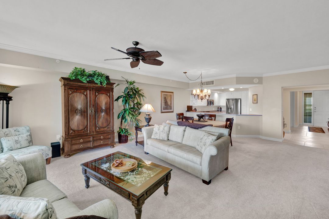 315 Dunes Blvd #404, Naples, FL 34110