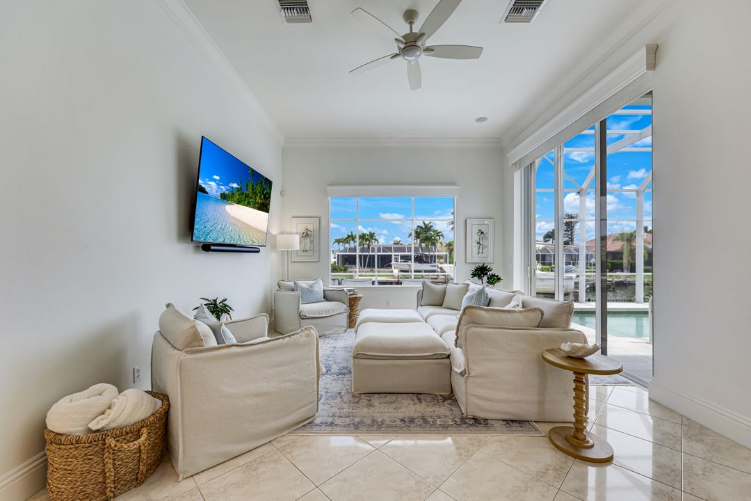 1148 Lamplighter Ct, Marco Island, FL 34145