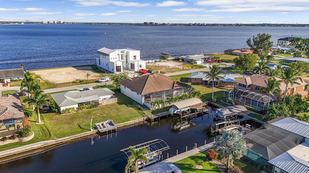 5828 SW 1st Ave, Cape Coral, FL 33914