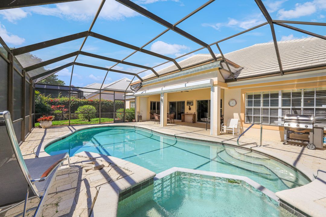 382 Carlton Pl, Naples, FL 34108