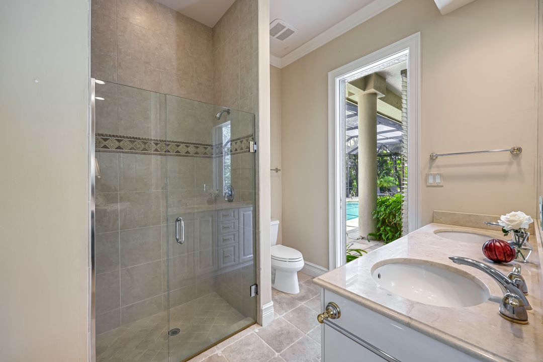 258 9th Ave S, Naples, FL 34102